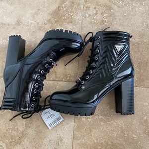NWT!! Guess boot heels